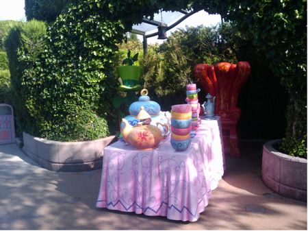 Mad Hatter's Tea Cups photo, from ThemeParkInsider.com